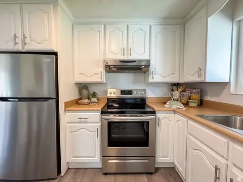 Kitchen - 290 S 300 E, Orem, UT 84058 photo 2 of 4