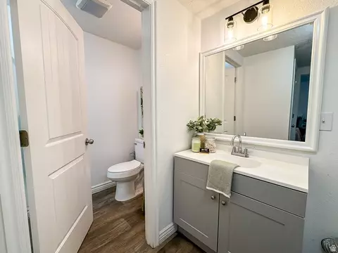Bath - 290 S 300 E, Orem, UT 84058 photo 4 of 10