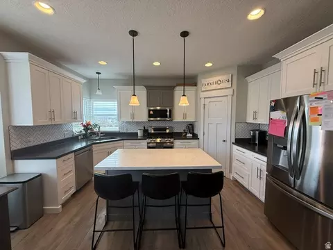 Kitchen - 9888 N Elkhorn Rd, Eagle Mountain, UT 84005 photo 1 of 2