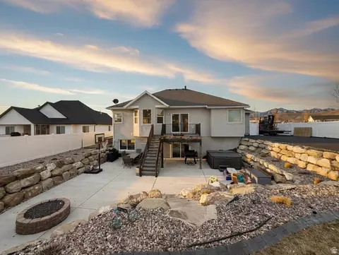 Exterior - 9888 N Elkhorn Rd, Eagle Mountain, UT 84005 photo 5 of 10