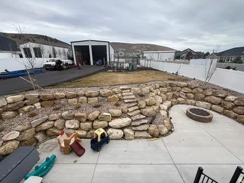 Exterior - 9888 N Elkhorn Rd, Eagle Mountain, UT 84005 photo 9 of 10