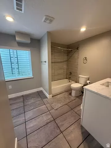 Bath - 9888 N Elkhorn Rd, Eagle Mountain, UT 84005 photo 3 of 4