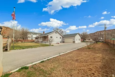 720 N Central St, Hildale, UT 84784