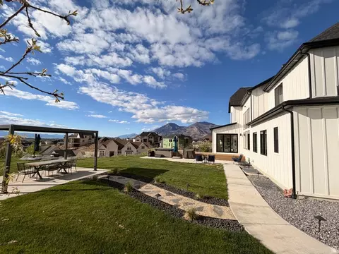 Exterior - 3626 S Riverstone Rd, Mapleton, UT 84664 photo 5 of 7