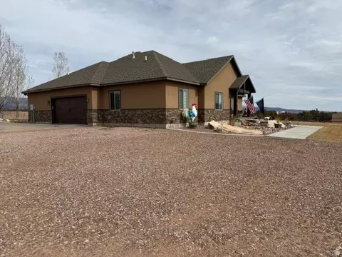 Exterior - 10294 N Zero E, Roosevelt, UT 84066 photo 2 of 29