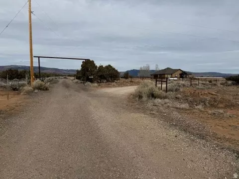 Exterior - 10294 N Zero E, Roosevelt, UT 84066 photo 28 of 29