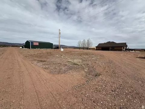 Exterior - 10294 N Zero E, Roosevelt, UT 84066 photo 26 of 29
