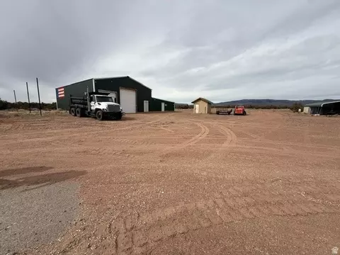 Exterior - 10294 N Zero E, Roosevelt, UT 84066 photo 12 of 29