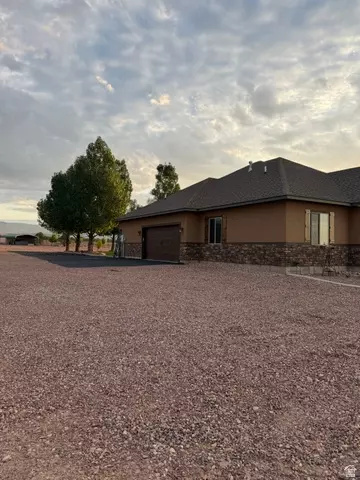 Exterior - 10294 N Zero E, Roosevelt, UT 84066 photo 3 of 32