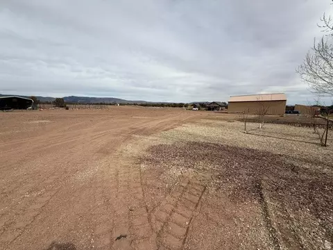 Exterior - 10294 N Zero E, Roosevelt, UT 84066 photo 25 of 29