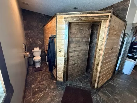 Bath - 10294 N Zero E, Roosevelt, UT 84066 photo 2 of 4