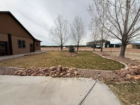 Exterior - 10294 N Zero E, Roosevelt, UT 84066 photo 8 of 29