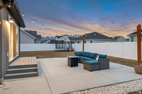 Exterior - 205 E Craner Peak Dr, Eagle Mountain, UT 84005 photo 5 of 5