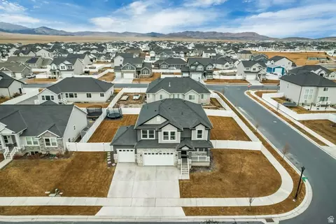 View/Area - 205 E Craner Peak Dr, Eagle Mountain, UT 84005 photo 3 of 8