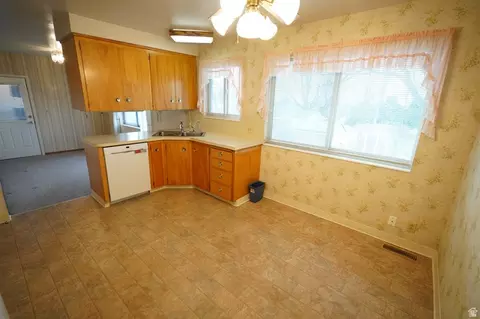 Kitchen - 415 Jackson Ave, Ogden, UT 84404 photo 1 of 2