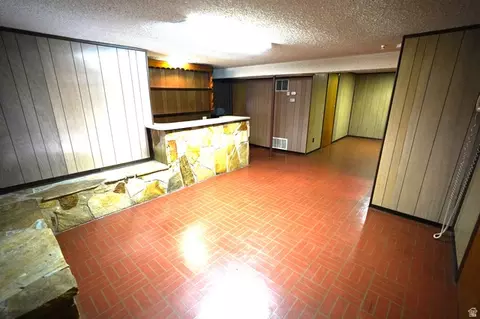 Living - 415 Jackson Ave, Ogden, UT 84404 photo 4 of 6