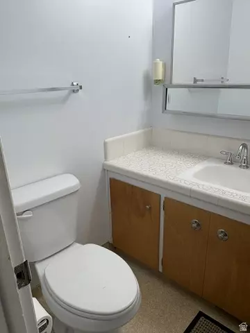 Bath - 415 Jackson Ave, Ogden, UT 84404 photo 6 of 8