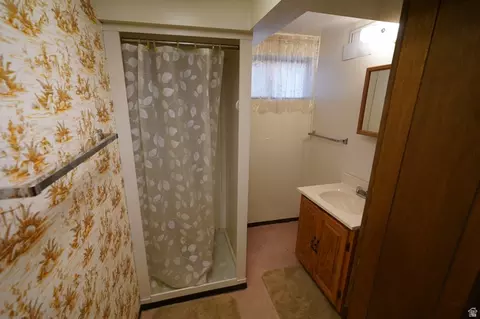 Bath - 415 Jackson Ave, Ogden, UT 84404 photo 4 of 8