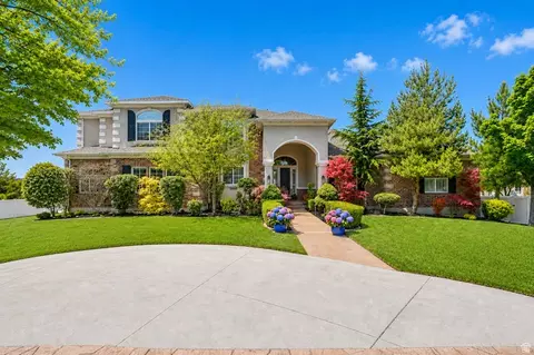 10868 S Prescott Dr E, Sandy, UT 84092