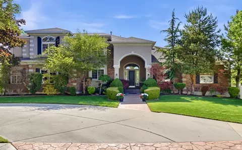 10868 S Prescott Dr E, Sandy, UT 84092