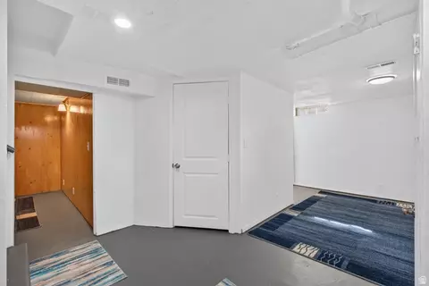 Entry Way - 557 N Emery Ave, Orem, UT 84057 photo 3 of 4