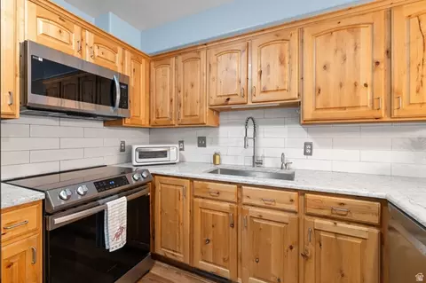 Kitchen - 1625 Pages Pl, Bountiful, UT 84010 photo 1 of 3