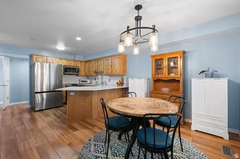 Dining - 1625 Pages Pl, Bountiful, UT 84010 photo 1 of 2
