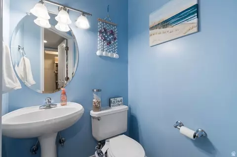 Bath - 1625 Pages Pl, Bountiful, UT 84010 photo 1 of 6