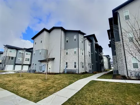 472 W 40 S #J102, Providence, UT 84332