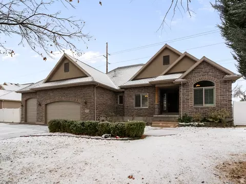 3059 W Uinta Pines Cir, South Jordan, UT 84095