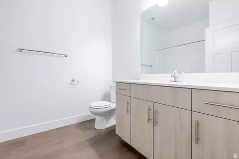 Bath - 4704 S Olive Ave #V202, Mapleton, UT 84664 photo 2 of 2