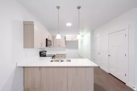 Kitchen - 4704 S Olive Ave #V202, Mapleton, UT 84664 photo 3 of 3