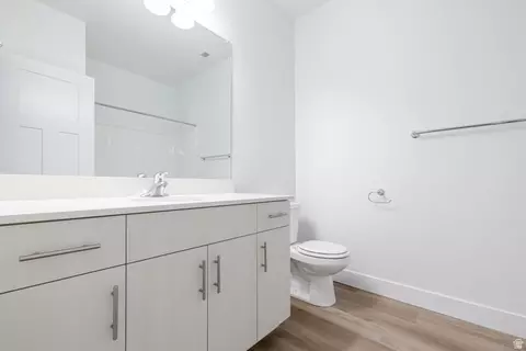 Bath - 4704 S Olive Ave #V301, Mapleton, UT 84664 photo 1 of 2