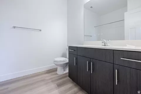 Bath - 4704 S Olive Ave #V303, Mapleton, UT 84664 photo 1 of 2