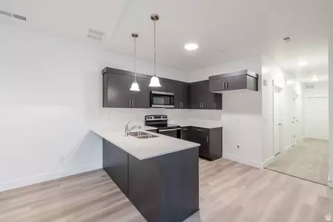 Kitchen - 4704 S Olive Ave #V303, Mapleton, UT 84664 photo 2 of 3
