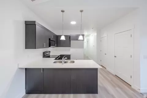 Kitchen - 4704 S Olive Ave #V303, Mapleton, UT 84664 photo 3 of 3
