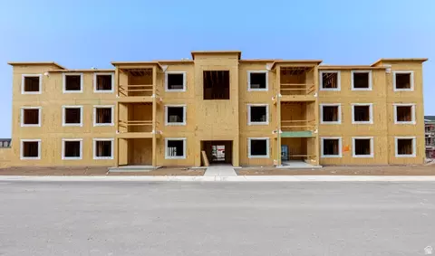 4704 S Olive Ave #V304, Mapleton, UT 84664