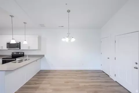 Dining - 4704 S Olive Ave #V304, Mapleton, UT 84664 photo 1 of 1