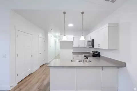 Kitchen - 4704 S Olive Ave #V304, Mapleton, UT 84664 photo 3 of 3