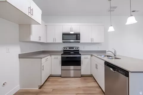 Kitchen - 4704 S Olive Ave #V304, Mapleton, UT 84664 photo 1 of 3