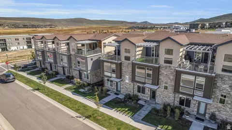 1386 Village Green Trl, Park City, UT 84098