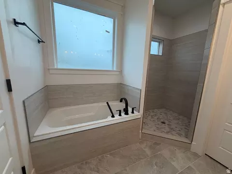 Bath - 832 S 1100 E, Preston, ID 83263 photo 2 of 3