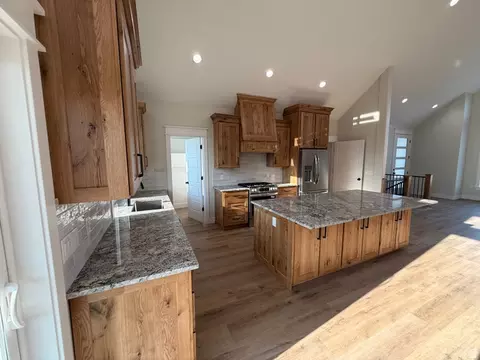 Kitchen - 832 S 1100 E, Preston, ID 83263 photo 3 of 5