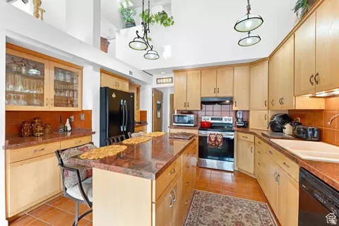 Kitchen - 9133 Elderberry Ln, Sundance, UT 84604 photo 2 of 2