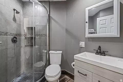 Bath - 19 S 820 E, Tooele, UT 84074 photo 2 of 5
