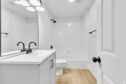 Bath - 11363 S 5600 W, Payson, UT 84651 photo 5 of 6