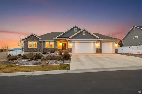 9913 N Outlook Way, Eagle Mountain, UT 84005