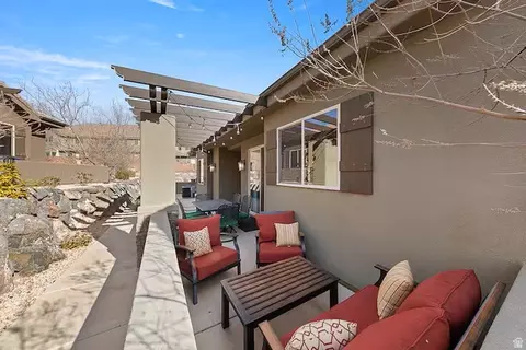 Exterior - 4177 E Coral Dr, Washington, UT 84780 photo 4 of 11