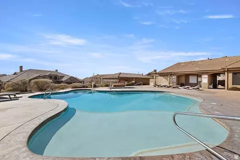 Exterior - 4177 E Coral Dr, Washington, UT 84780 photo 9 of 11