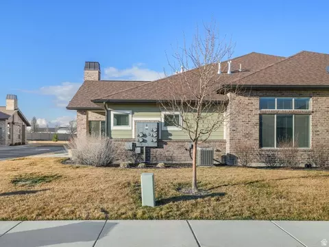Exterior - 1810 W 300 S #D, Mapleton, UT 84664 photo 3 of 9